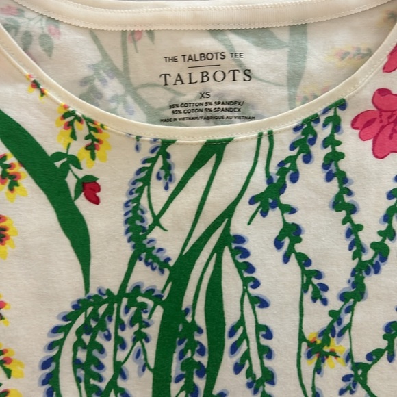 Talbots Tee Size XS Floral Spring Round Neck The Talbots Tee - Picture 2 of 4